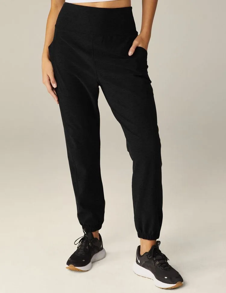 Beyond Yoga City Midi Jogger