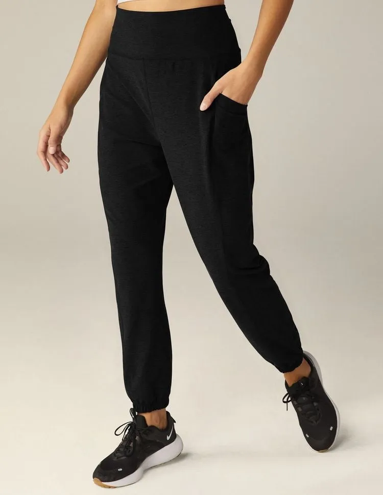 Beyond Yoga City Midi Jogger