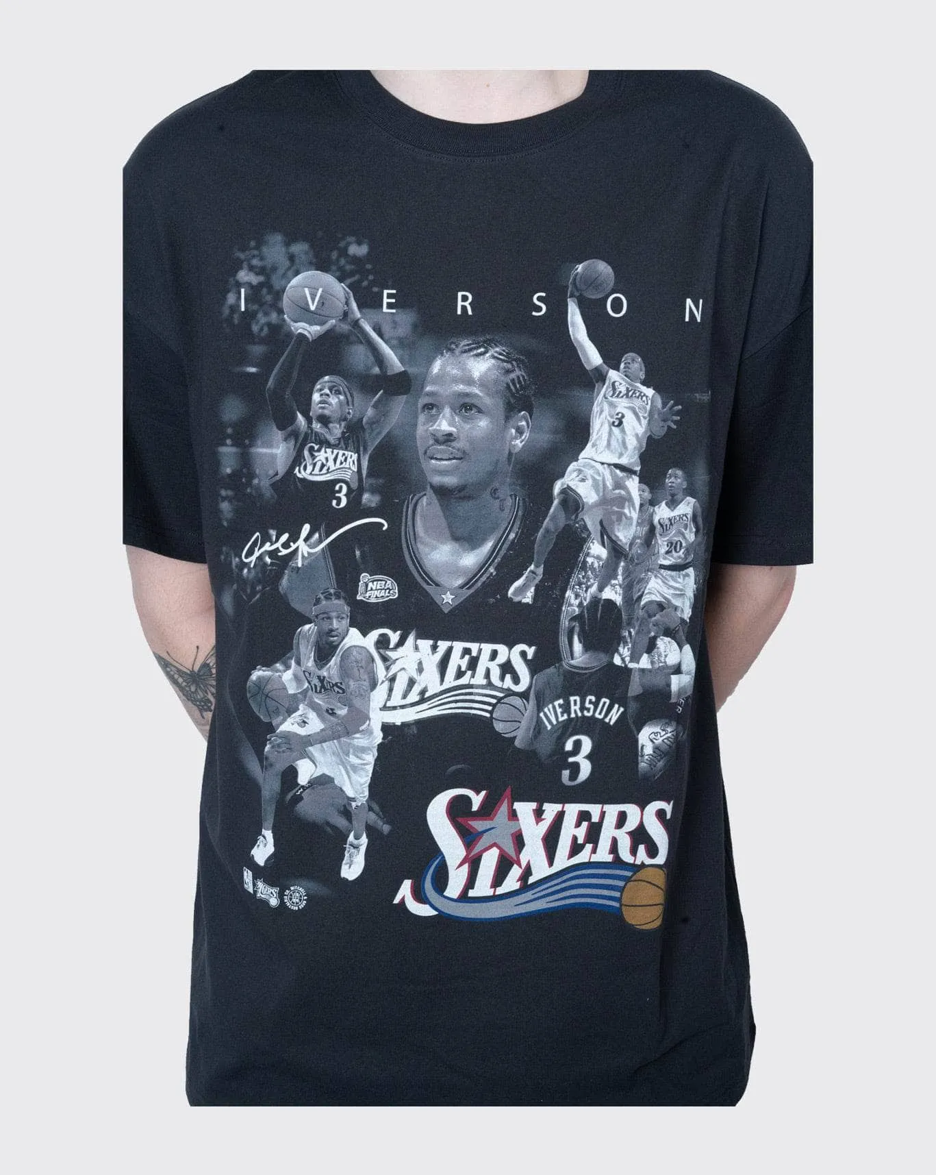 Mitchell & Ness Philadelphia 76'ers Iverson Player Photo Tee