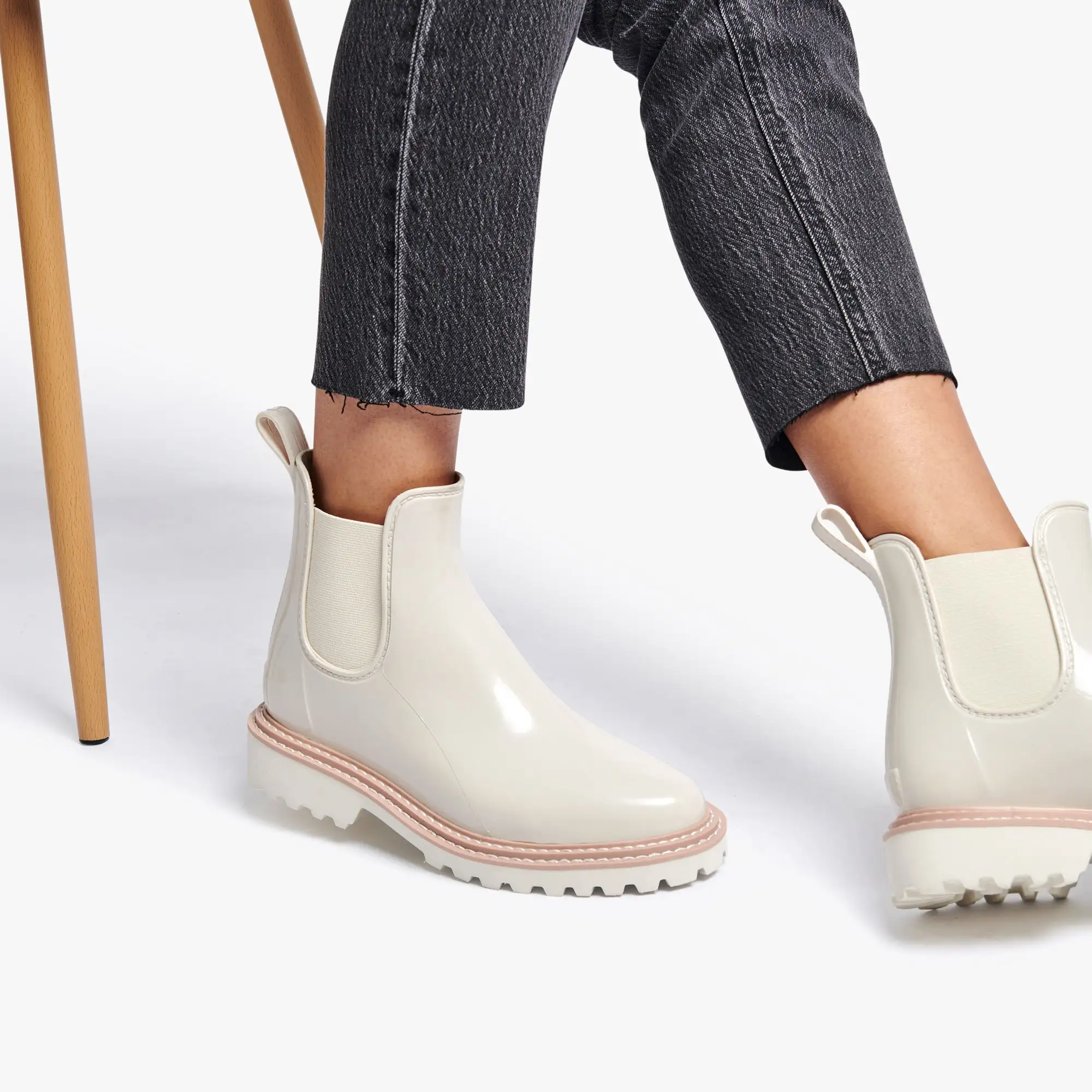 STORMY RAINBOOTS IN IVORY PATENT STELLA - re:vita