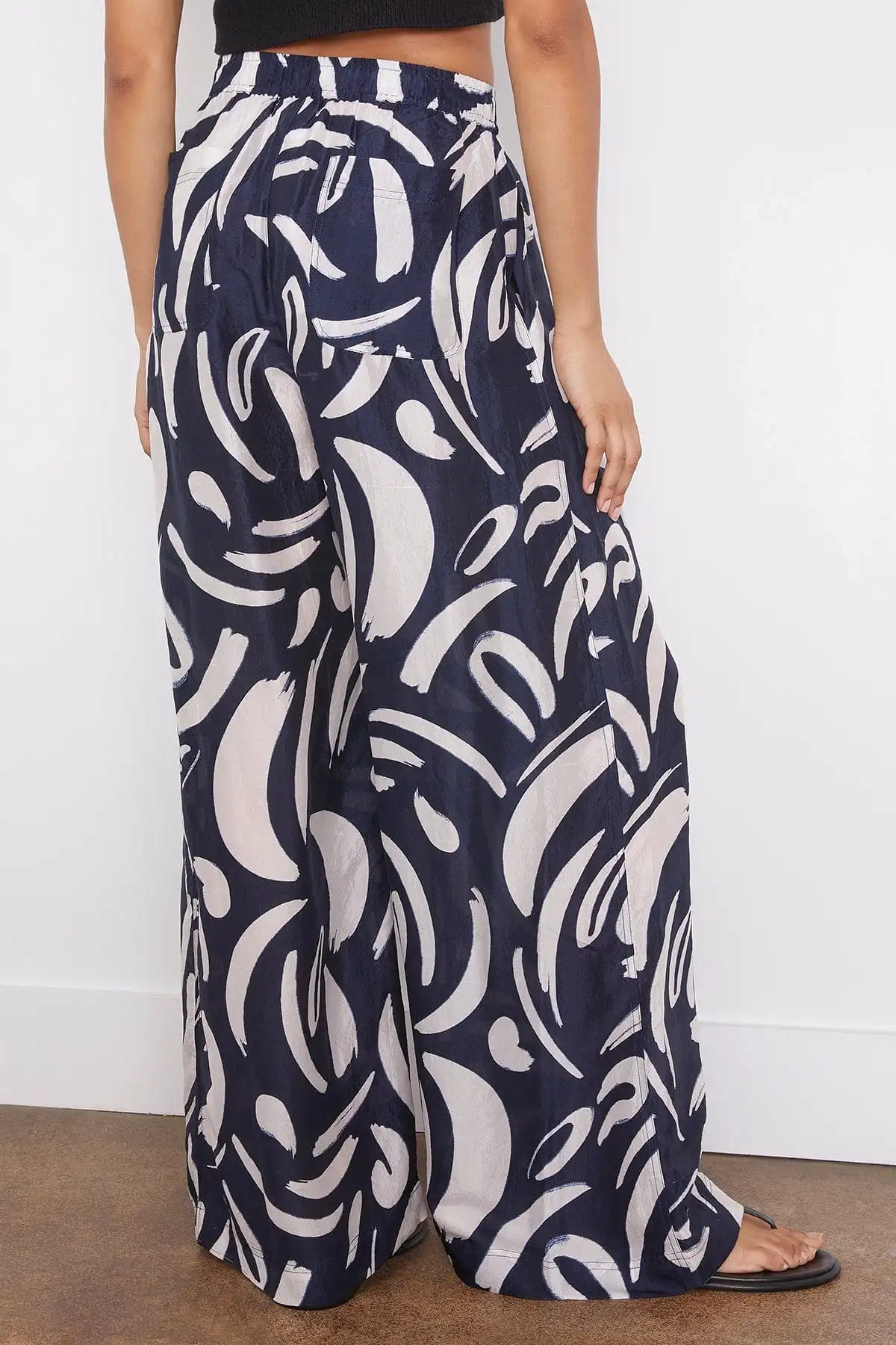 Suerte Wide Leg Pant in Navy Abstract Brushes