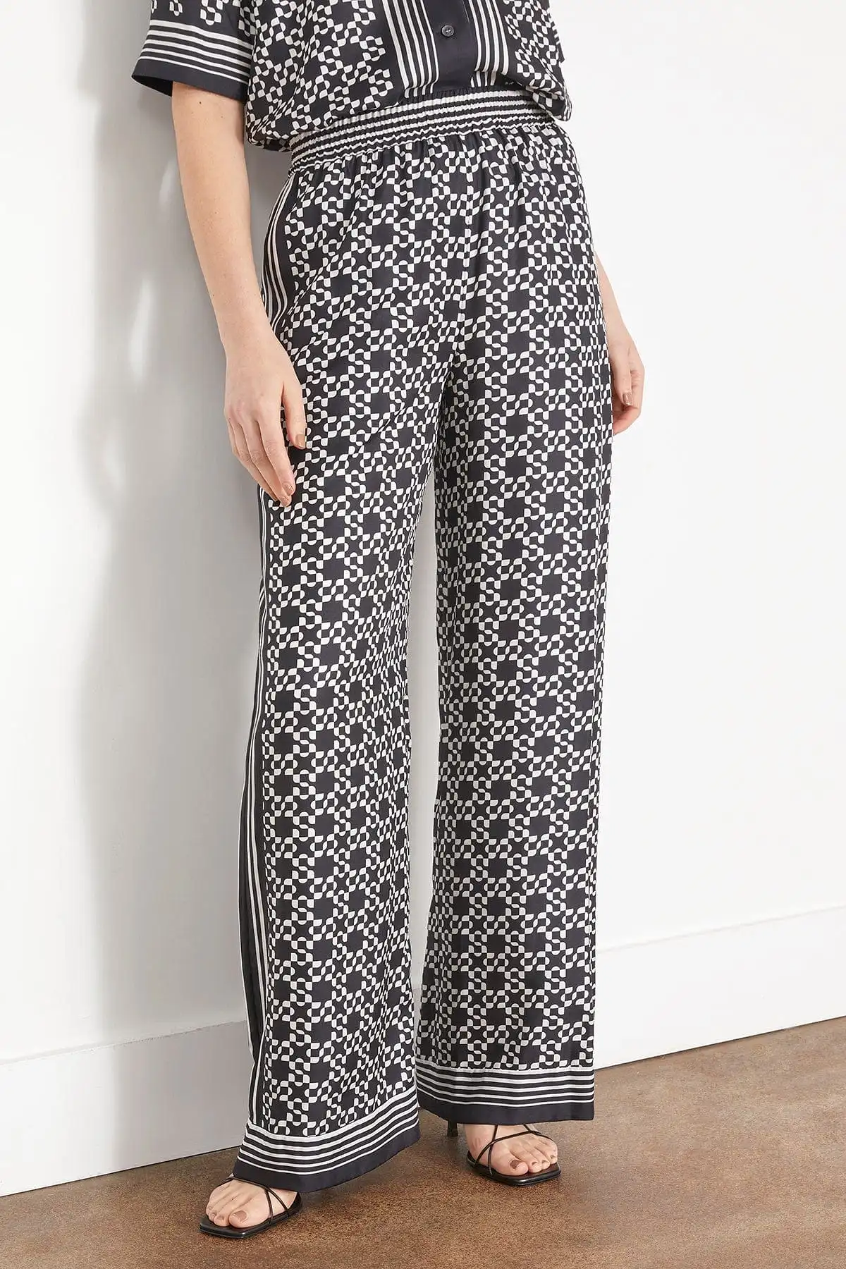 Zuna Straight Leg Pajama Pant in Black